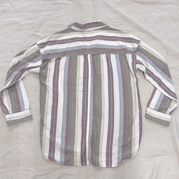 AE XS Oversized Fit Button Down Shirt - Picture 5 of 6